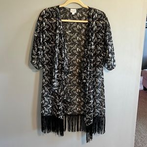 LuLaRoe Monroe Kimono